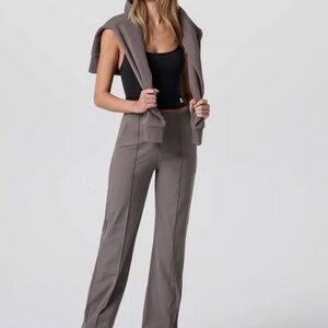 Vuori Women's Meta Wideleg pant